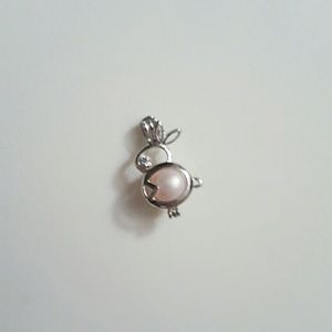 Pink pearl rabbit necklace pendant with crystal
